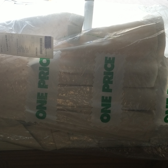 Beautiful Moda Carina kid dress size 4. Well kept used once and was cleaned. - Picture 4 of 5